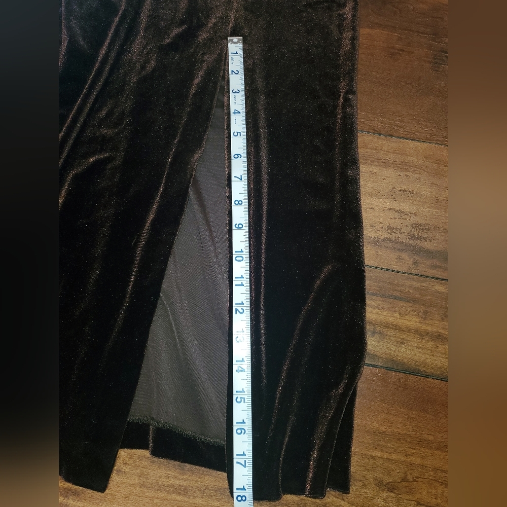 Elegant Brown Velvet Faux Wrap Dress By Connected Apparel Size 10 - Picture 9 of 10